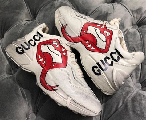 hoe duur zijn de gucci rhyton|Gucci rhyton distressed.